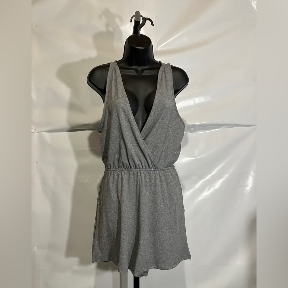 Women’s Sleeves Stretch Romper Size Small